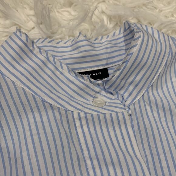 🟢3 items for $20—WHO WHAT WEAR striped top button front high neckline hi-lo hem - Picture 3 of 12